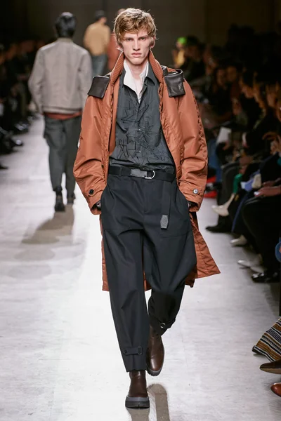 Look 34